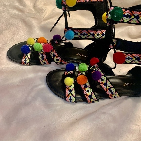 NEW Boho Sandals Sz 9 Bamboo Flat Strappy Sandals Black Multicolored Knit Poms - Picture 6 of 16